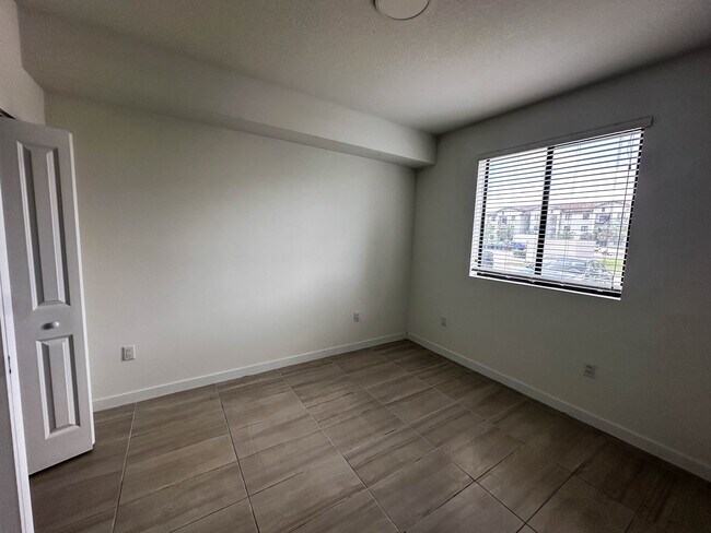 20621 NW 7th Ct unit A1, Miami, FL 33169 - photo 4