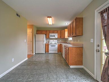 3115 W Walnut St, Johnson City, TN 37604 - photo 6