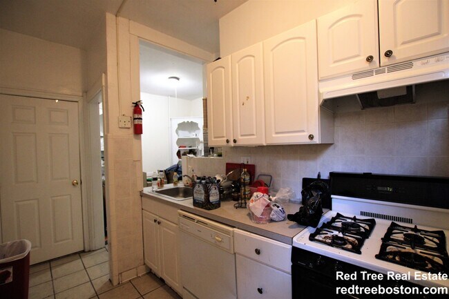 324 Saint Paul St unit 72-7, Brookline, MA 02446 - photo 4
