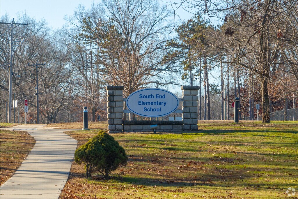 South End School, Rankings & Reviews