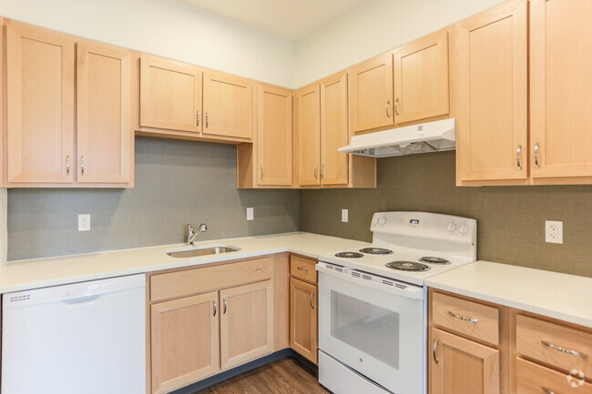 1BR, 1BA - 534SF