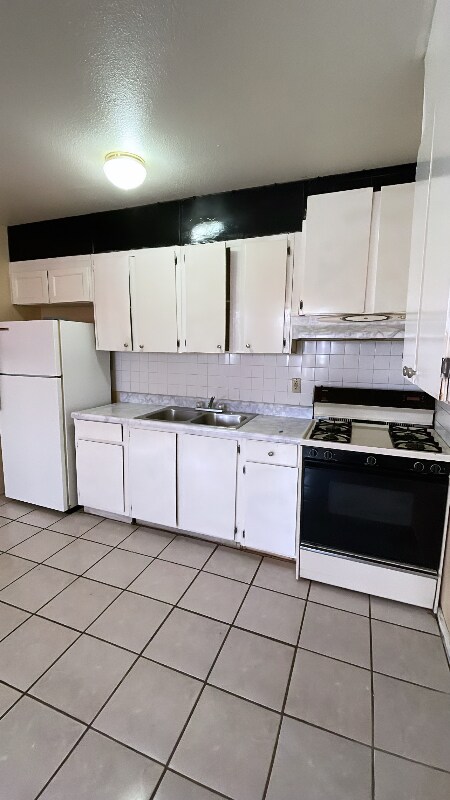 103 Riverview Ct, Sunland Park, NM 88063