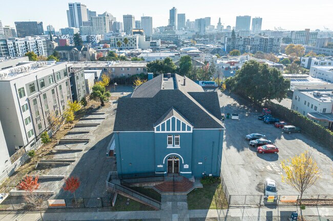 Oakland Emiliano Zapata Street Academy has a small urban campus.