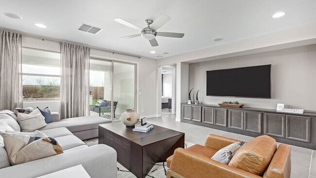 16777 W Shangri la Rd, Surprise, AZ 85388 - photo 4