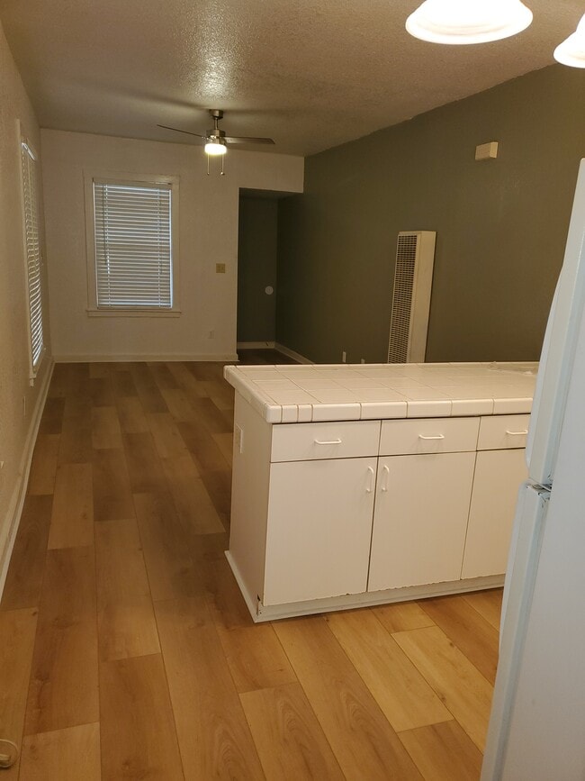 1418 E St unit A, Sacramento, CA 95814 - photo 3