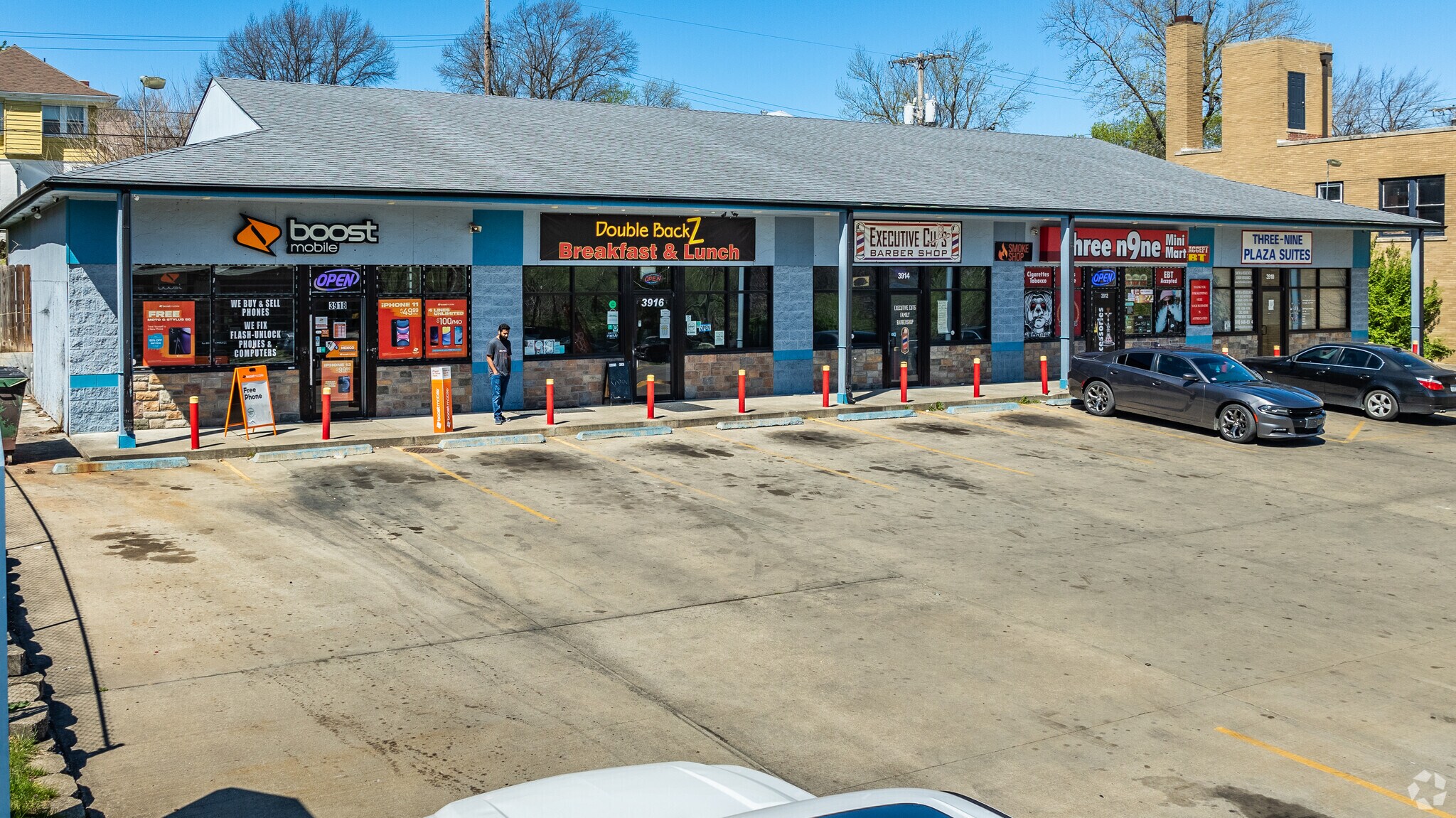 There are several local retailers to choose form on Indiana Ave.