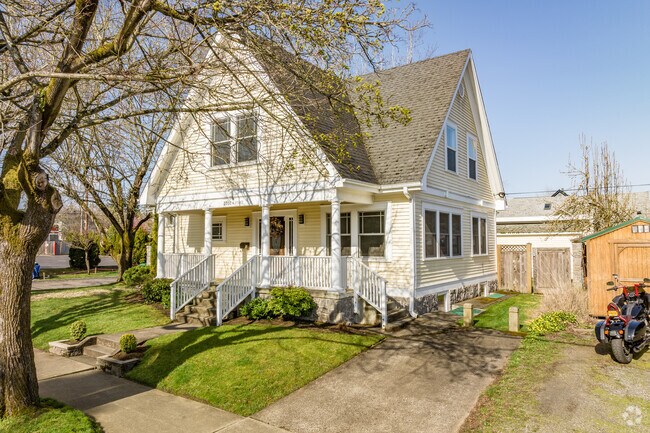 Updated Bungalow with Private Driveway in Portsmouth