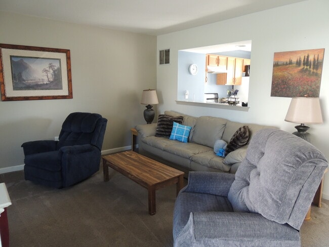 408 Knollwood Rd unit 1, Millersville, PA 17551 - photo 4