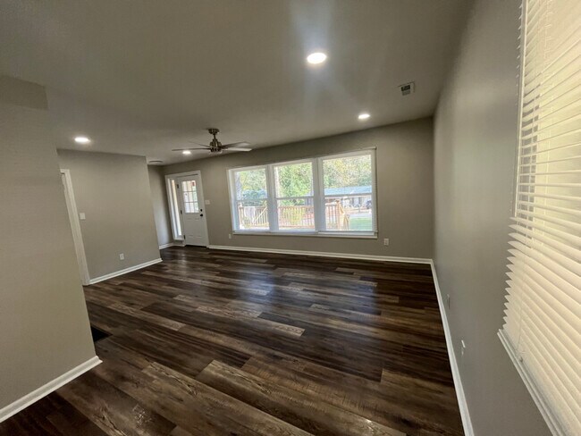 3313 E 17th Ave, Sheffield, AL 35660 - photo 6