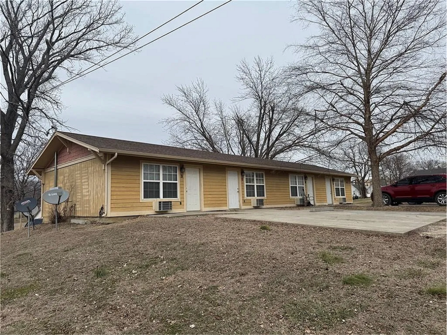502 Madison St unit C, Oskaloosa, KS 66066 - photo 1