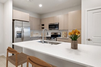 1105 Grassy Lake Dr, Davenport, FL 33837