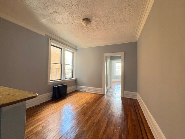 810 Broadway Ave 301