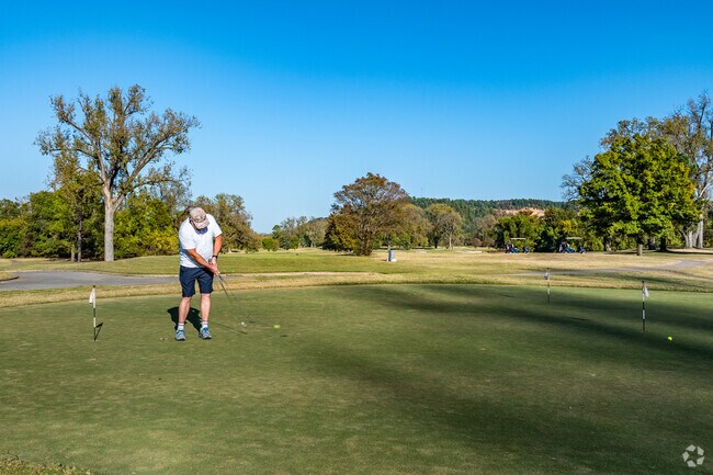 Rebsamen Park has a nice golf course the whole family can enjoy.