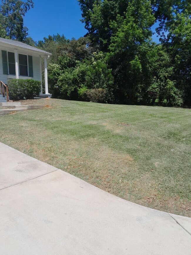 710 Forest Lake Dr S, Macon, GA 31210 - photo 2