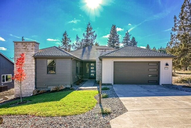 1092 Timber Ridge Loop, Klamath Falls, OR 97601 - photo 3