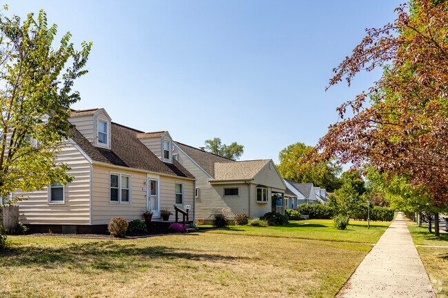 Keller Park's northeast side is where many of the neighborhoods bungalow homes can be found.