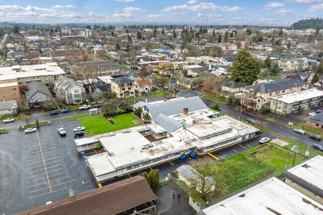 Life Lutheran School is a private school in Eugene with a student to teach ratio of 9-1.