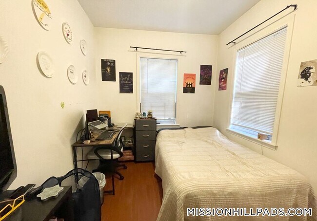 93A Hillside St unit 1, Boston, MA 02120 - photo 2