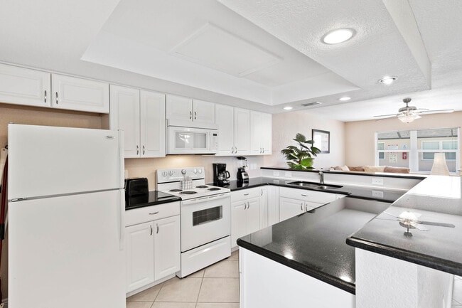 314 SW 3rd Place unit 1, Cape Coral, FL 33991 - photo 5