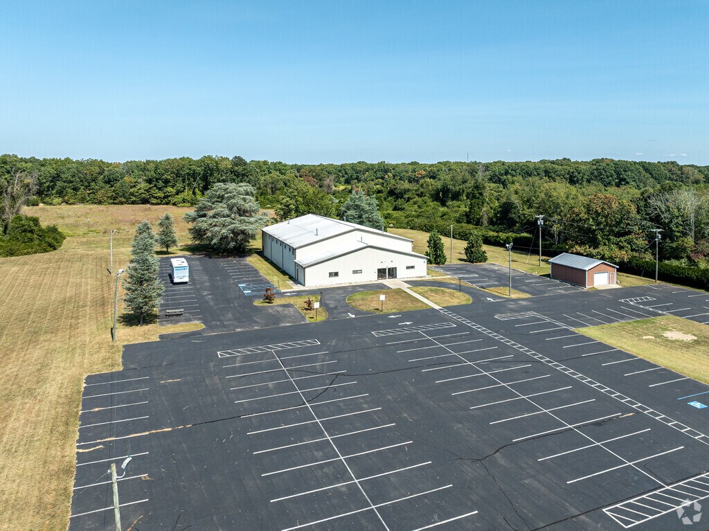 Maranatha Baptist School sits in a rural neighborhood in Fairfield Township, New Jersey.