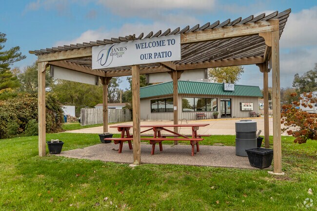 Locals enjoy the Janie’s Riverview Cafe in Buffalo.