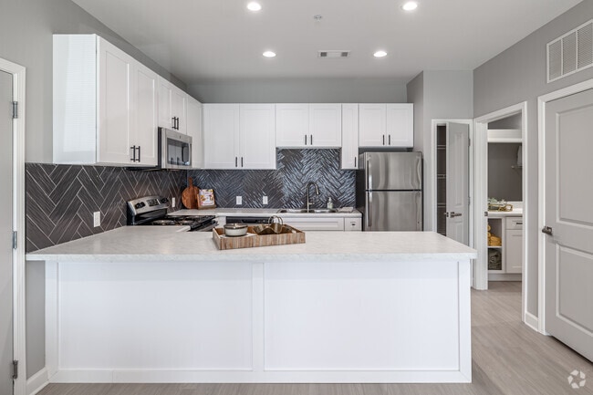 1BR, 1BA - 718SF - Kitchen