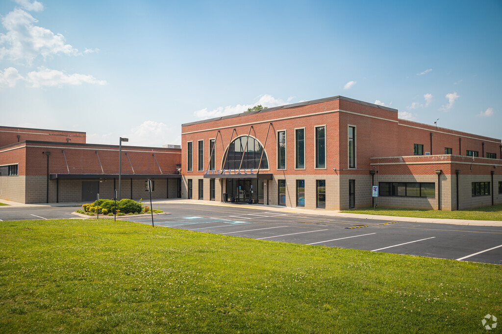 Rossville Middle School is right up the road from Ridgeland High and serves Rossville students.