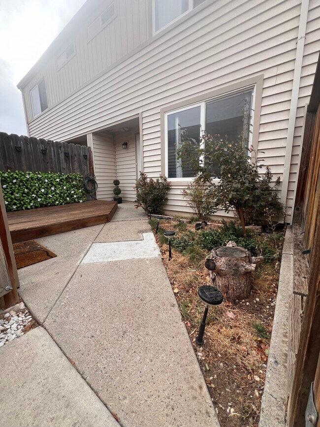 13902 Lear Blvd, Reno, NV 89506 - photo 2