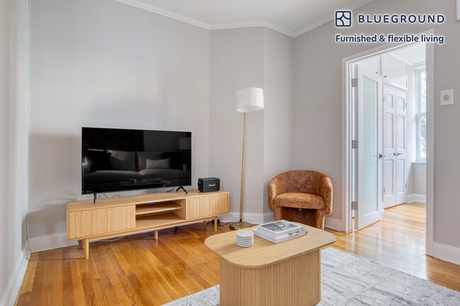 52 Barrow St unit FL3-ID1275, New York, NY 10014 - photo 4