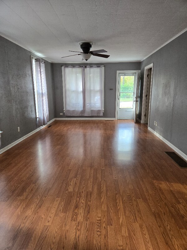 252 S Oak St, Manteno, IL 60950