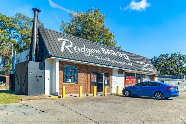 Gorgas hotspot Rodgers Bar-B-Q is a Mobile favorite.