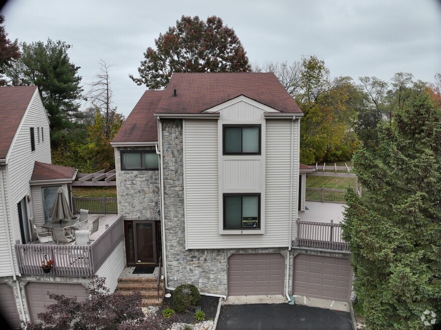 3 Redberry Ct, East Brunswick, NJ 08816 - photo 2