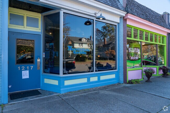 The Northside Grill and several shops can be found right off Brooks St.