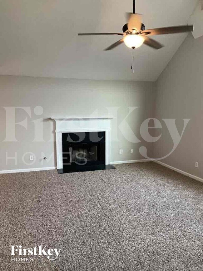 2631 S Hills, Riverdale, GA 30296 - photo 2