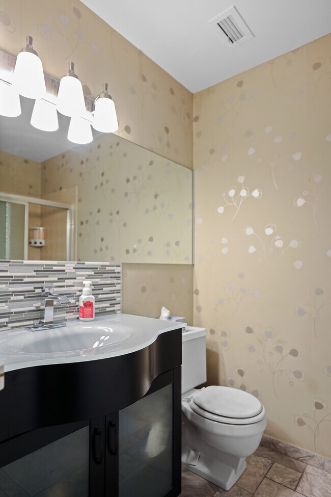 The Condos at 3000 Farnam unit 5o, Omaha, NE 68131 - photo 4