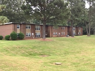2729 Conifer Dr, Raleigh, NC 27606