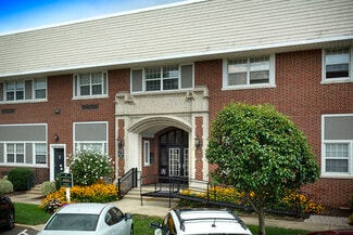 425 Newbridge Rd, East Meadow, NY 11554