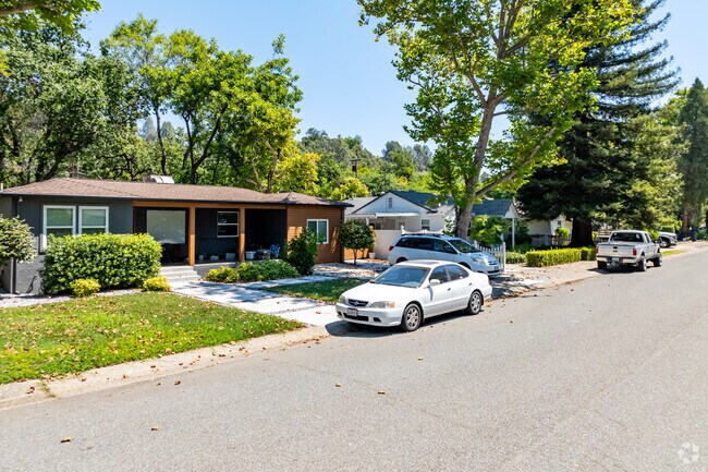Ranch-style homes are common in Benton Tract.