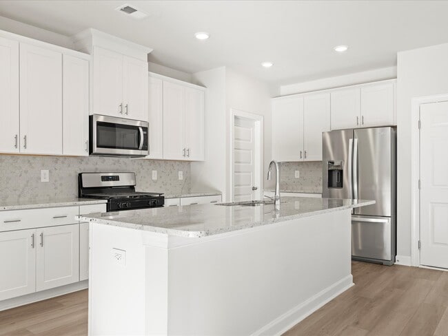 919 Penfold Point, Wellford, SC 29385 - photo 5