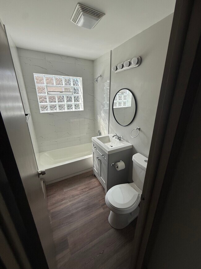 4605 Maple Ave unit 4, Brookfield, IL 60513 - photo 3