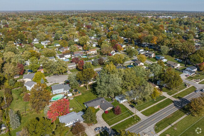 Greentree is a serene neighborhood in Fort Wayne, Indiana.