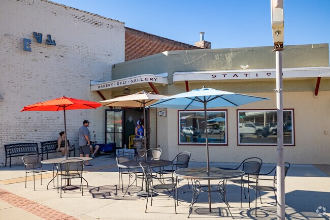 Find local mom and pop eateries on. Main st in downtown Emmett.