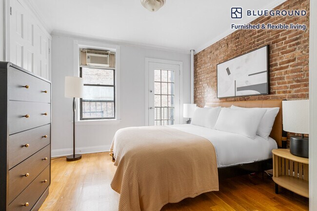 118 Christopher St unit FL2-ID2075, New York, NY 10014 - photo 7