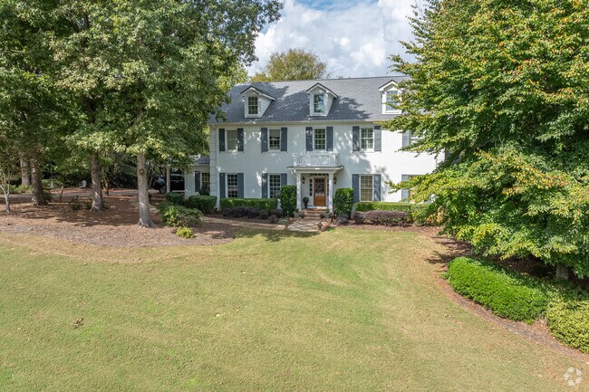 Other large estate homes can also be found in Saint George Place.