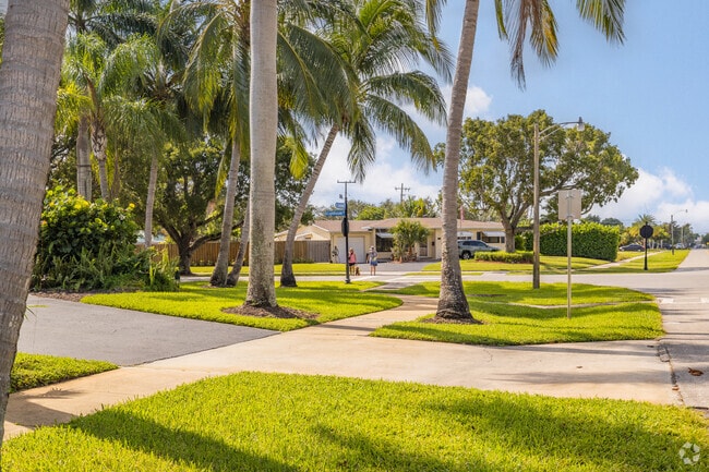 Make friends with new neighbors while living at North Palm Beach.