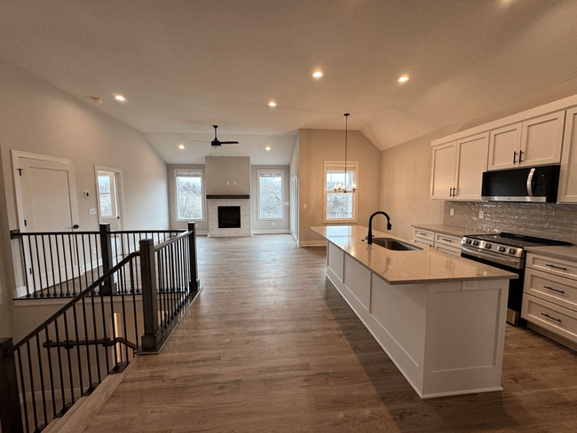 1438 SW Winthrop Dr, Lee's Summit, MO 64081 - photo 2