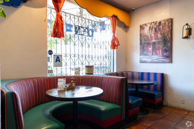 Grab a booth at Finca Casa Blanca for authentic Mexican Food in Fletcher Hills.