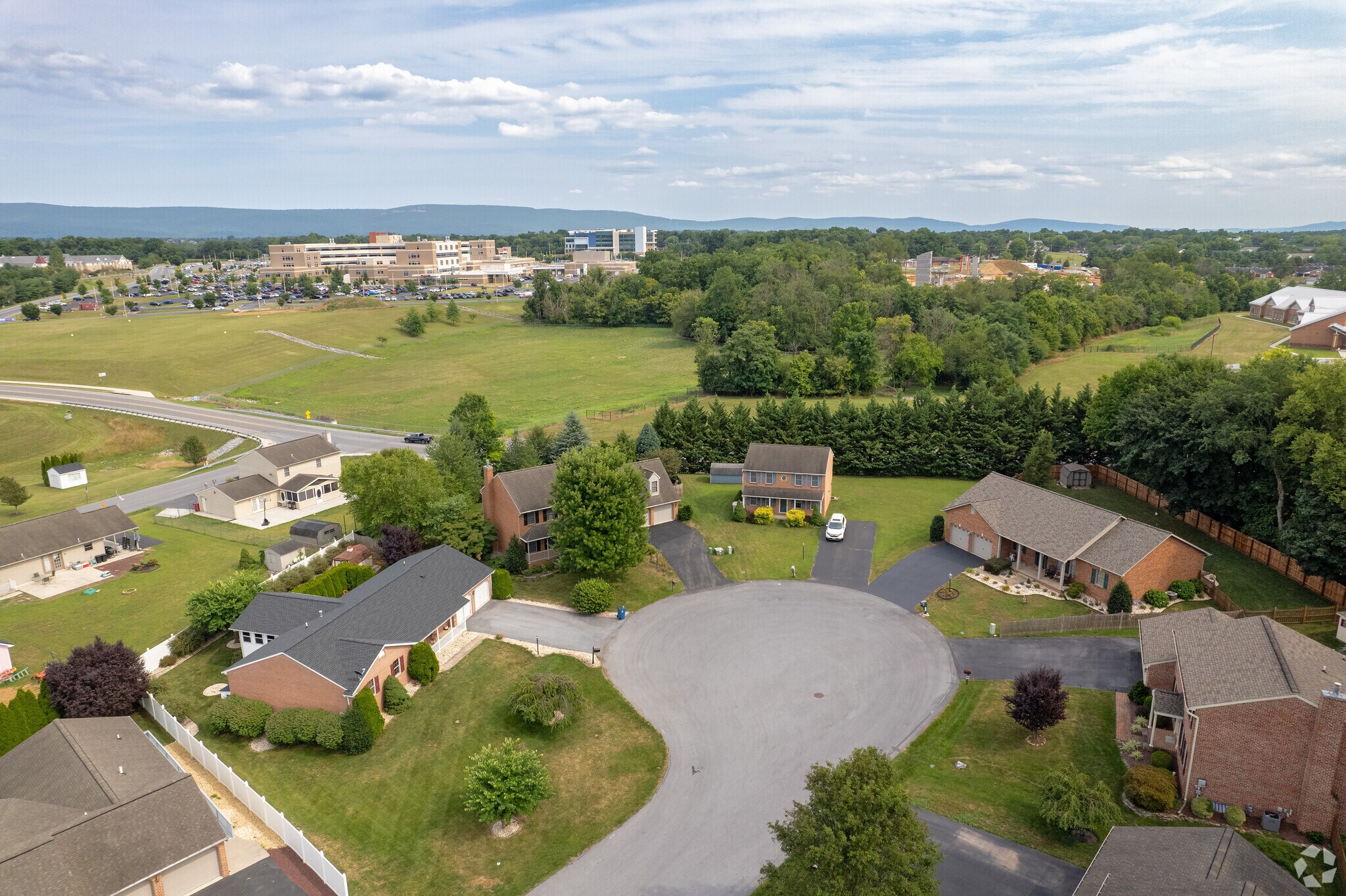 Enjoy suburban living in a quiet neighborhood in Robinwood.