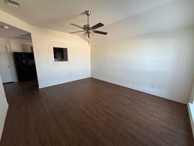 5704 Lariat Ct unit B, Killeen, TX 76543 - photo 4