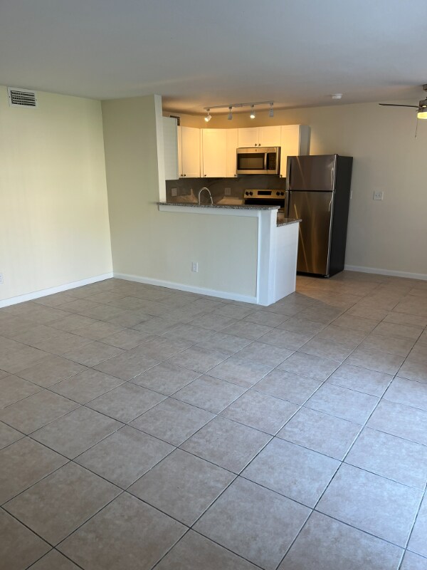 1870 Agora Cir SE unit 103, Palm Bay, FL 32909 - photo 5